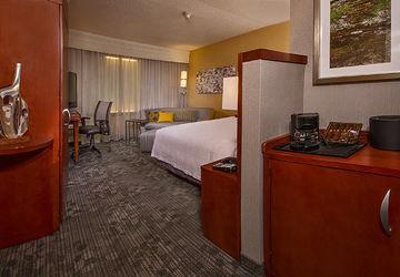 Courtyard By Marriott