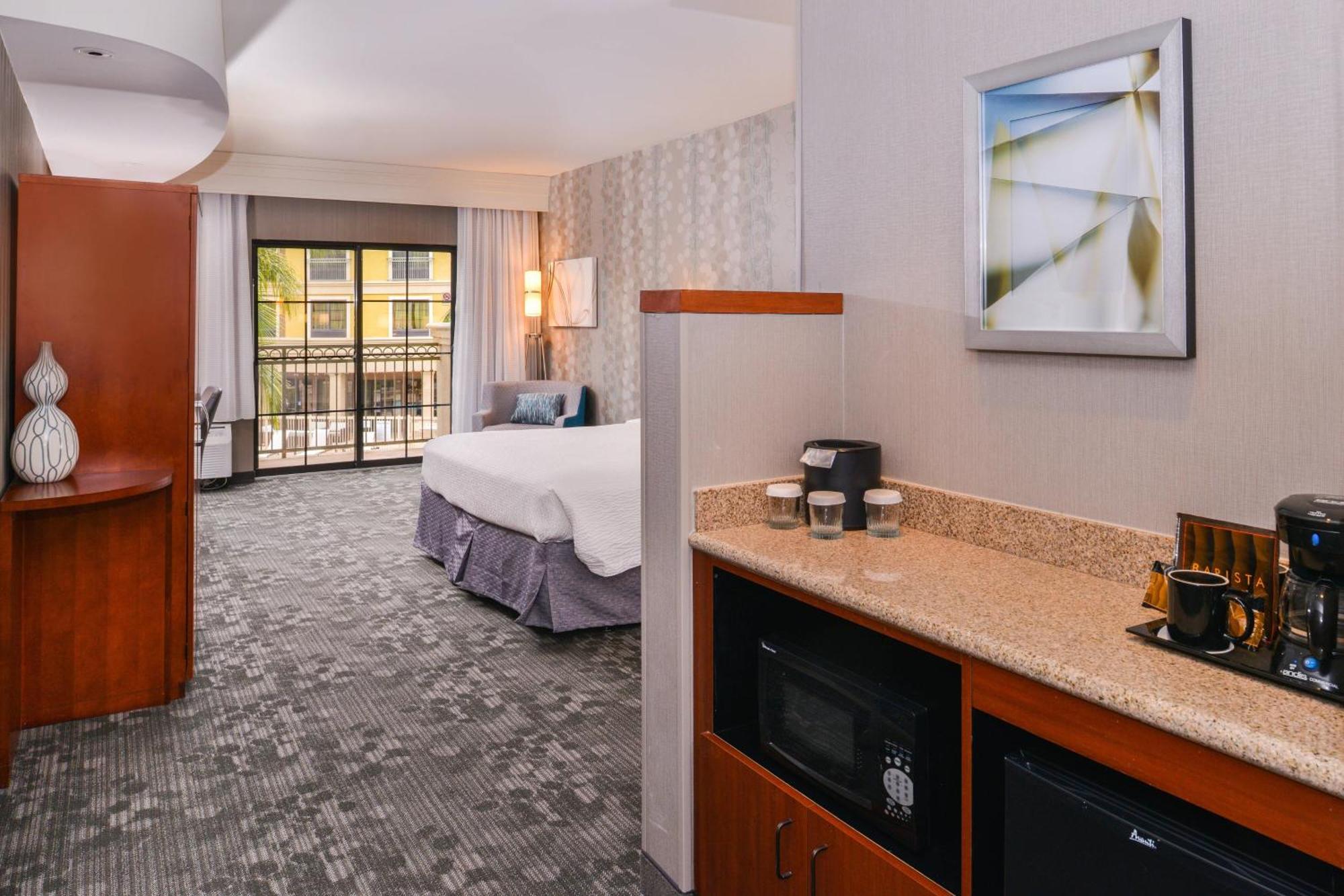 Courtyard By Marriott Hotel 3*