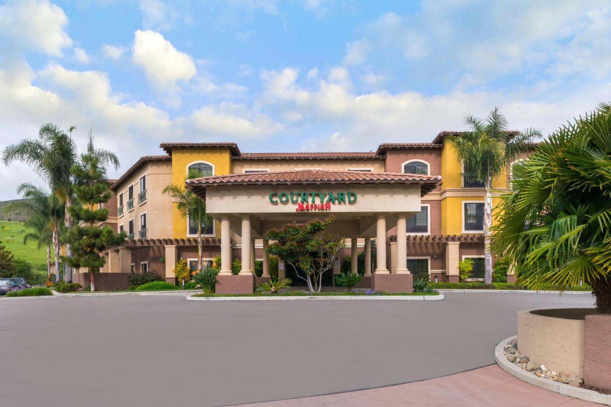 Courtyard By Marriott Hotel 3*