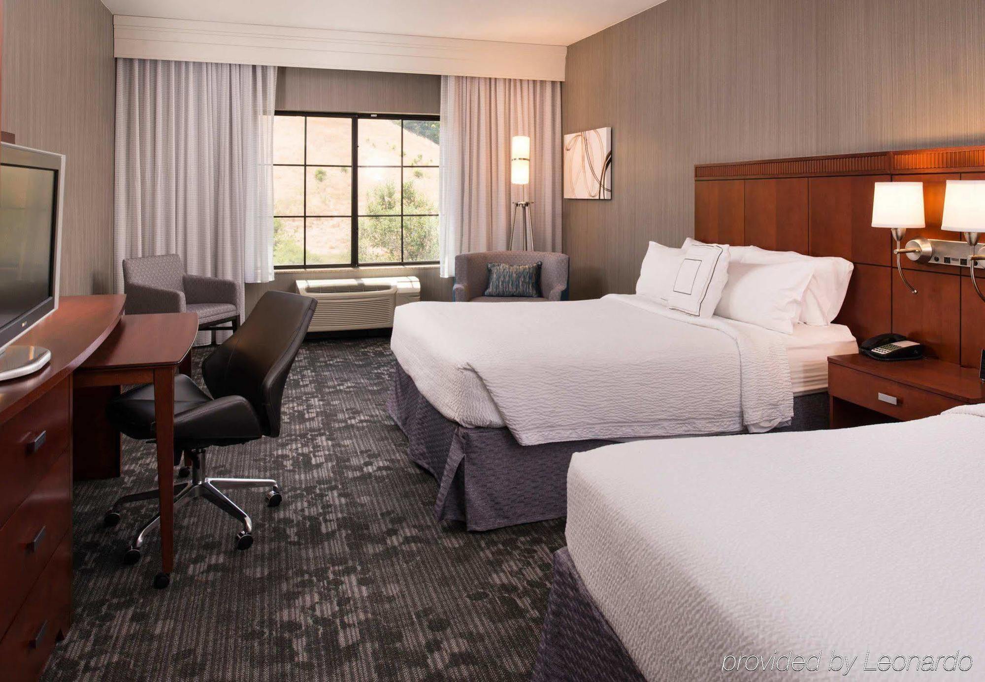 Courtyard By Marriott Hotel