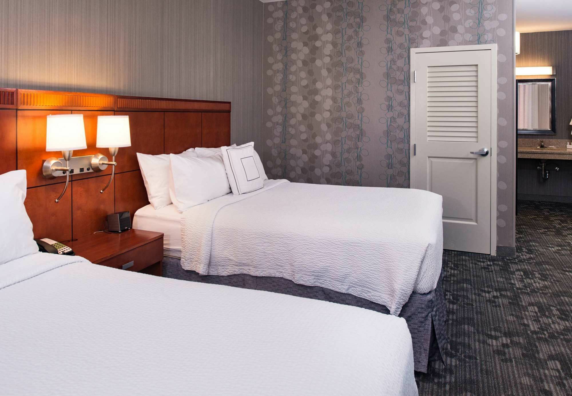 Courtyard By Marriott